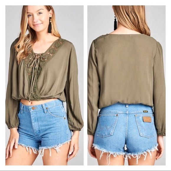 Crochet wrap style blouse blouse in mustard - Picture 3 of 5